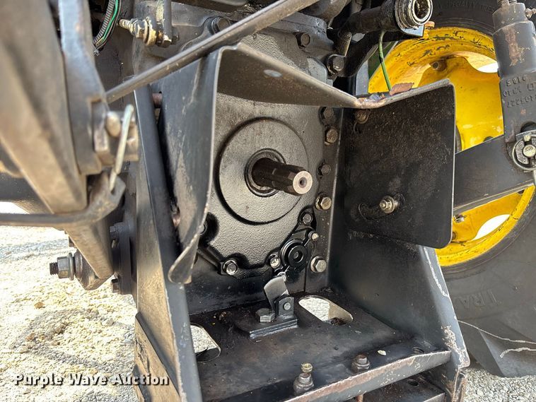 image for item DZ4541 2003 John Deere 5320 tractor