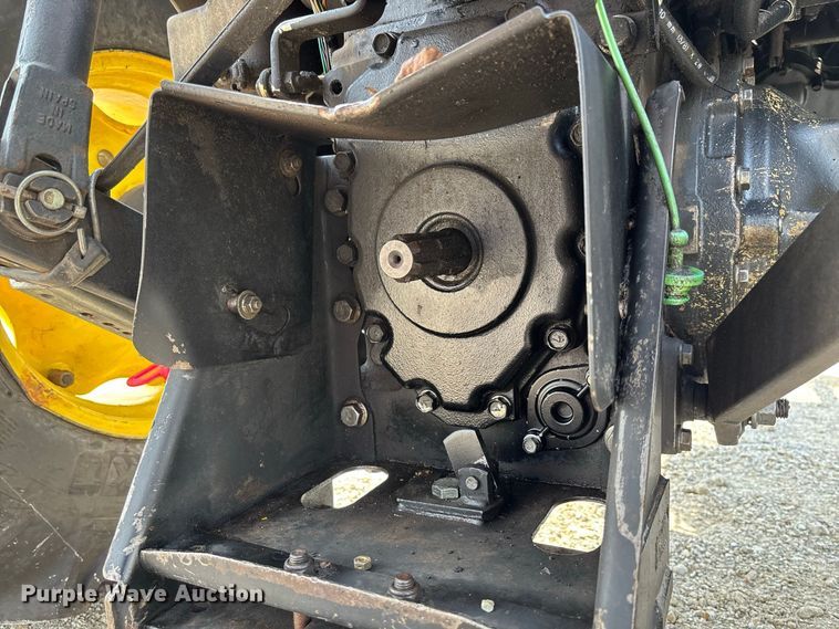 image for item DZ4541 2003 John Deere 5320 tractor