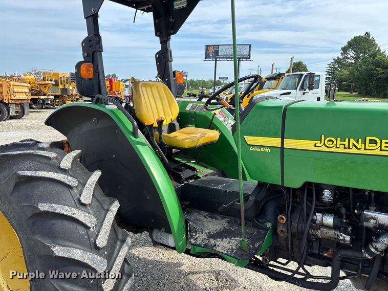 image for item DZ4541 2003 John Deere 5320 tractor