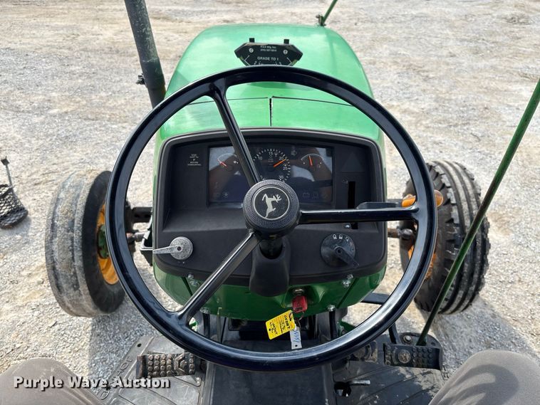image for item DZ4541 2003 John Deere 5320 tractor