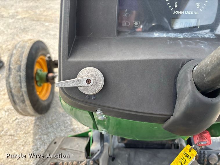 image for item DZ4541 2003 John Deere 5320 tractor