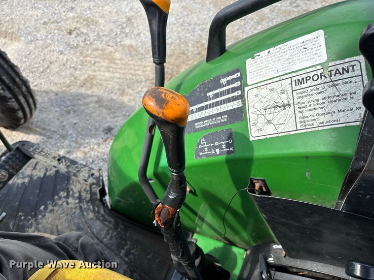 image for item DZ4541 2003 John Deere 5320 tractor