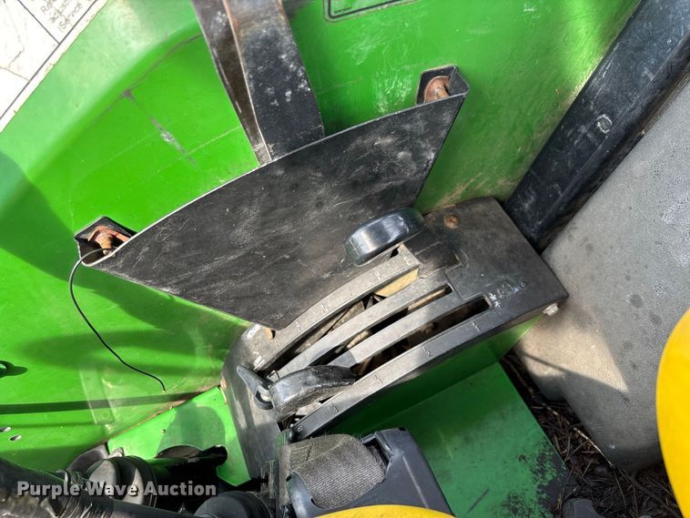 image for item DZ4541 2003 John Deere 5320 tractor