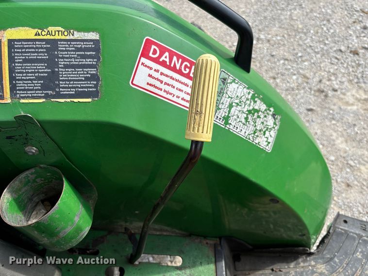 image for item DZ4541 2003 John Deere 5320 tractor