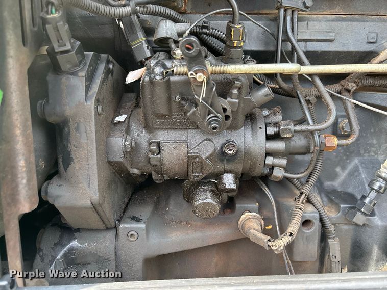 image for item DZ4541 2003 John Deere 5320 tractor