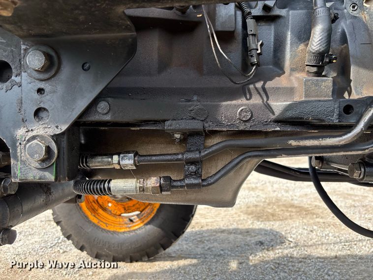 image for item DZ4541 2003 John Deere 5320 tractor