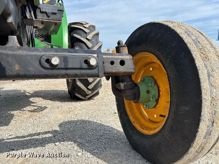 image for item DZ4541 2003 John Deere 5320 tractor