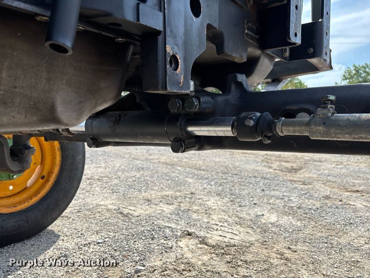image for item DZ4541 2003 John Deere 5320 tractor