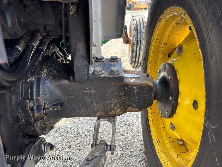 image for item DZ4541 2003 John Deere 5320 tractor