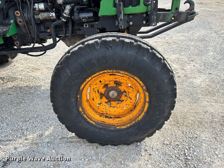 image for item DZ4541 2003 John Deere 5320 tractor