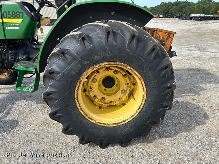 image for item DZ4541 2003 John Deere 5320 tractor