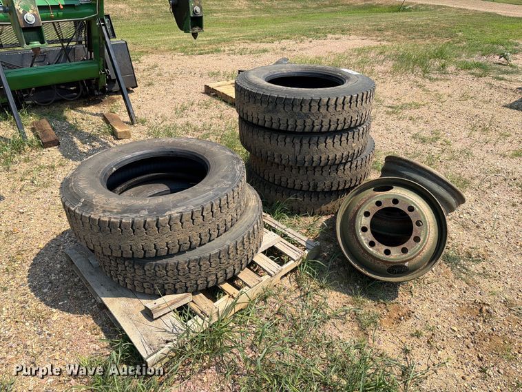 image for item EA0391 Tires and wheels