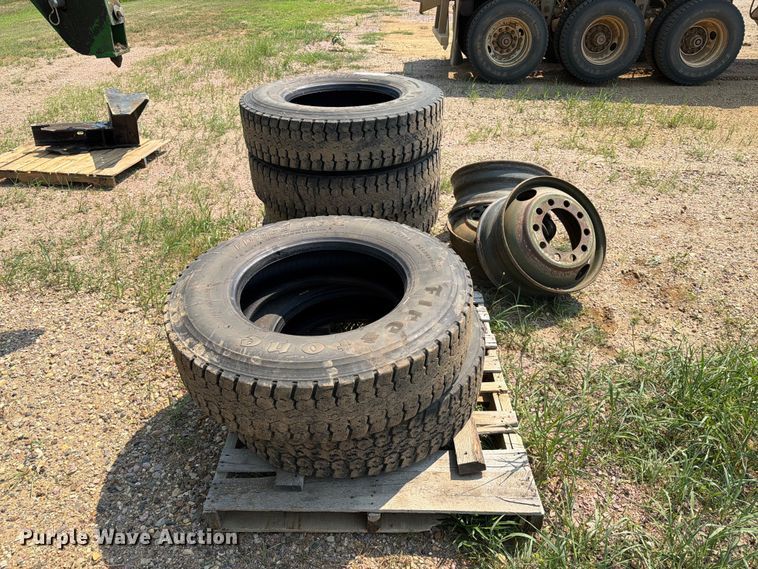 image for item EA0391 Tires and wheels