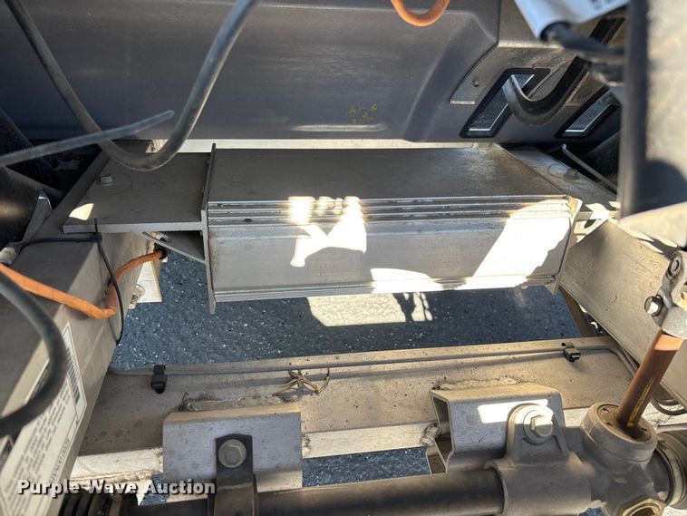 image for item EL2556 2002 Ford Think Neighbor utility vehicle
