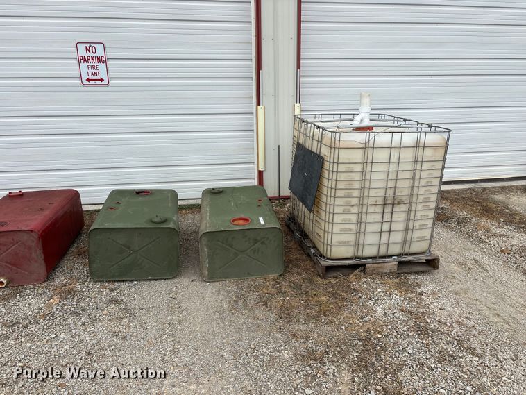 image for item EO4443 (5) tanks