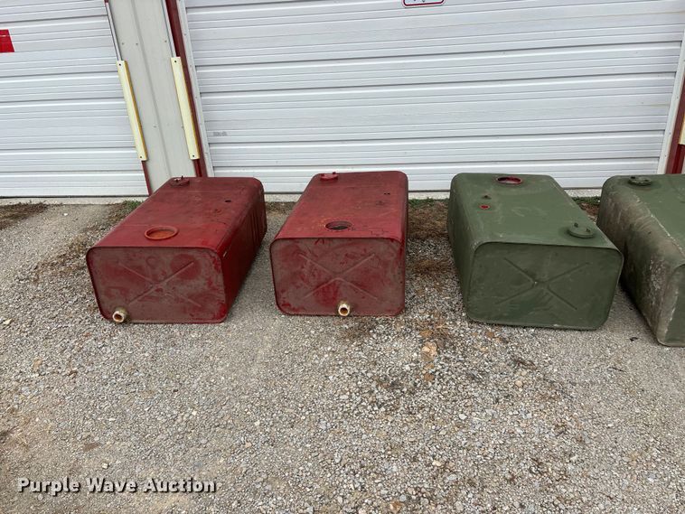 image for item EO4443 (5) tanks