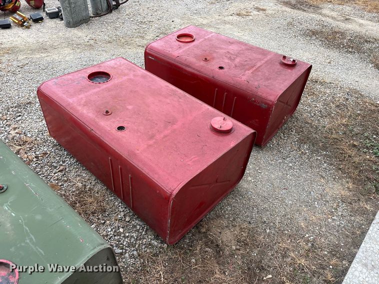 image for item EO4443 (5) tanks