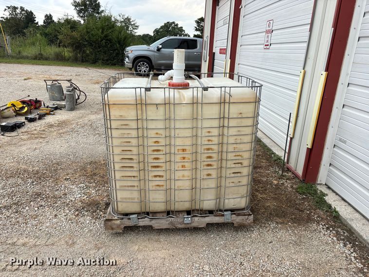 image for item EO4443 (5) tanks
