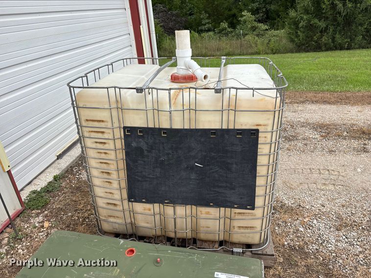 image for item EO4443 (5) tanks