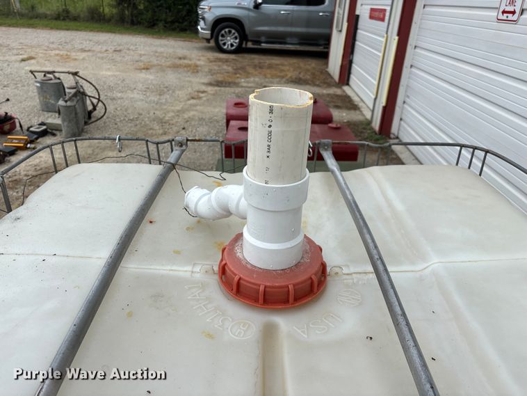 image for item EO4443 (5) tanks
