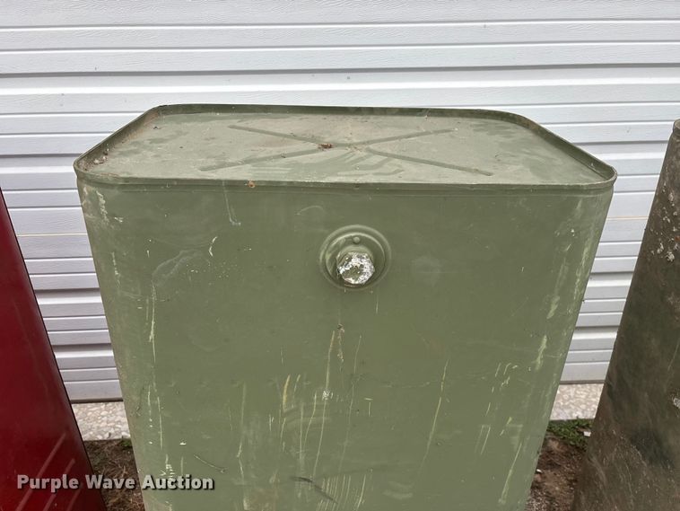 image for item EO4443 (5) tanks