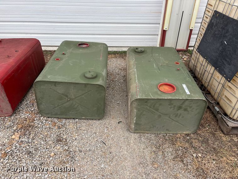 image for item EO4443 (5) tanks