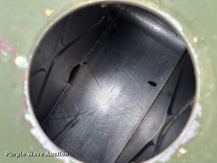 image for item EO4443 (5) tanks