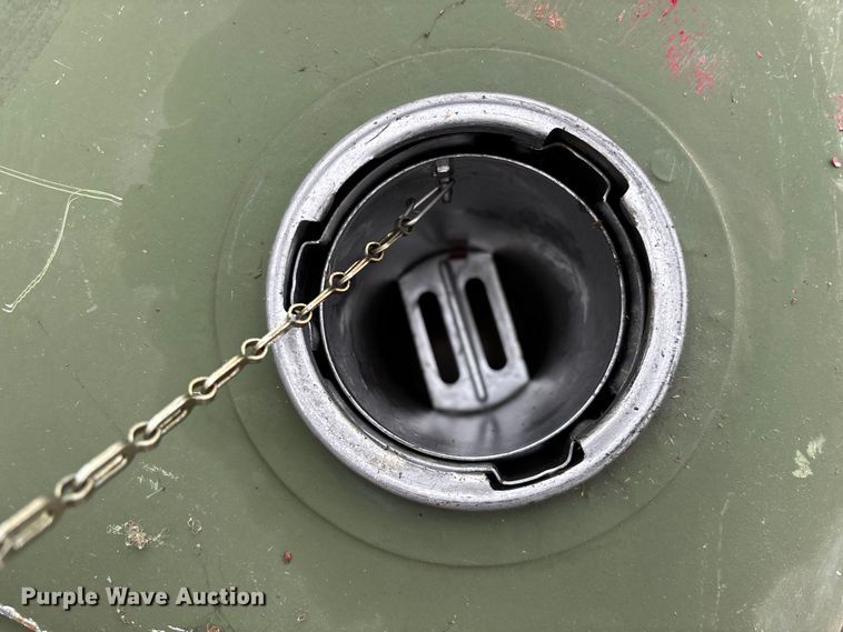 image for item EO4443 (5) tanks