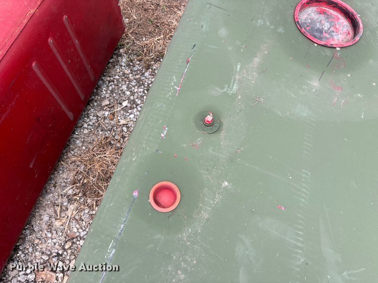 image for item EO4443 (5) tanks
