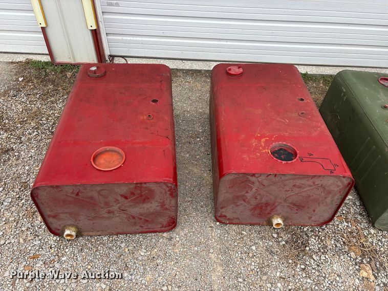 image for item EO4443 (5) tanks
