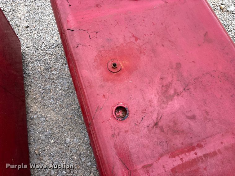 image for item EO4443 (5) tanks