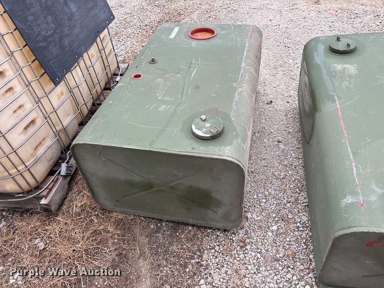 image for item EO4443 (5) tanks