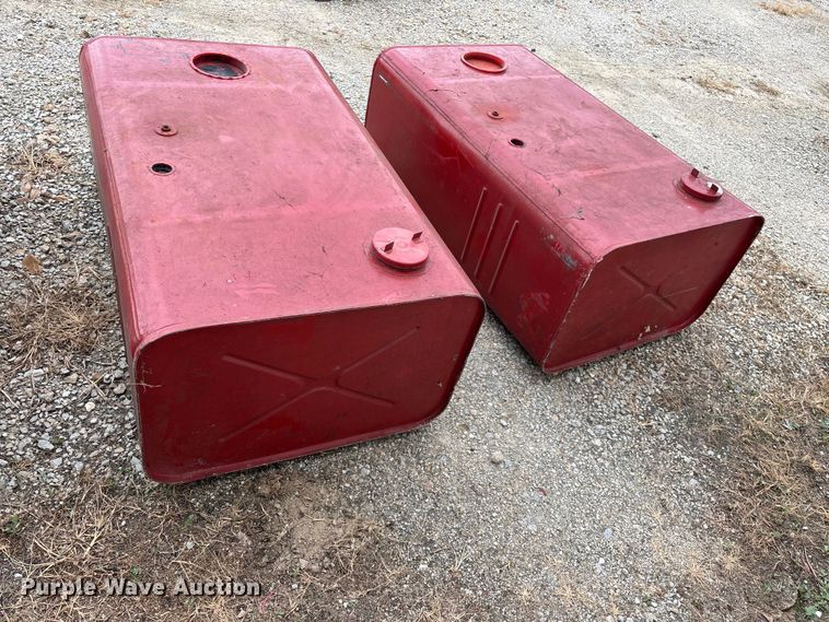 image for item EO4443 (5) tanks