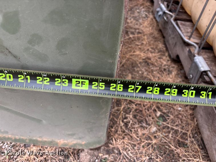 image for item EO4443 (5) tanks