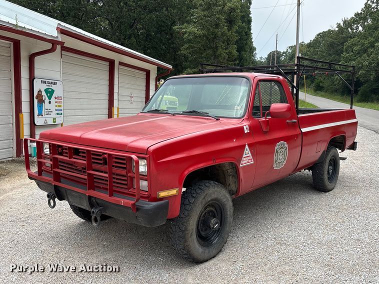 1986 Chevrolet D 30 pickup truck