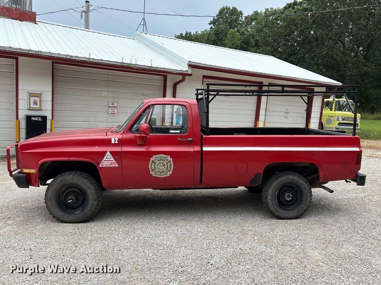 image for item EO4444 1986 Chevrolet D 30 pickup truck