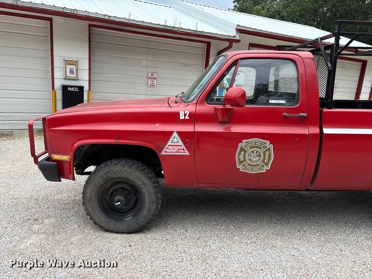 image for item EO4444 1986 Chevrolet D 30 pickup truck