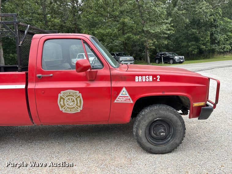 image for item EO4444 1986 Chevrolet D 30 pickup truck