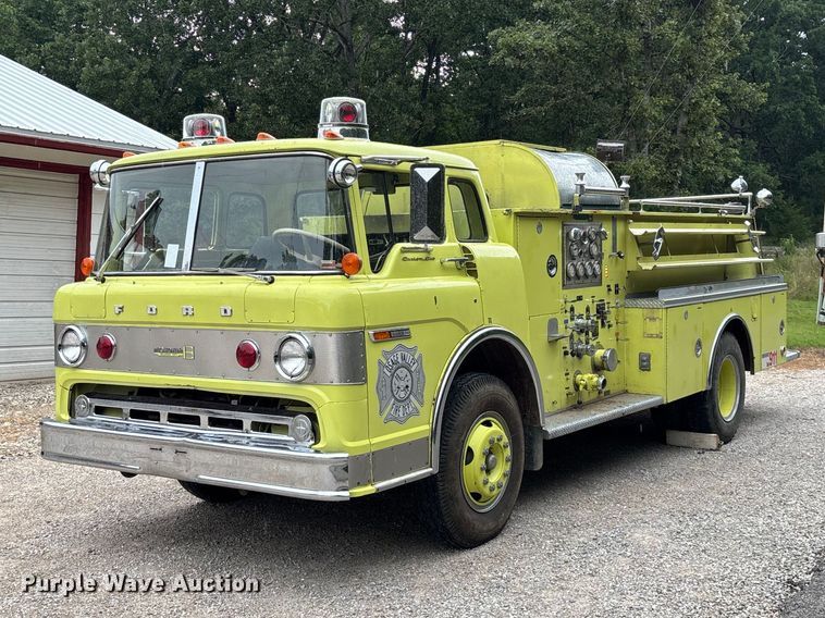 1972 Ford 900 pumper fire truck