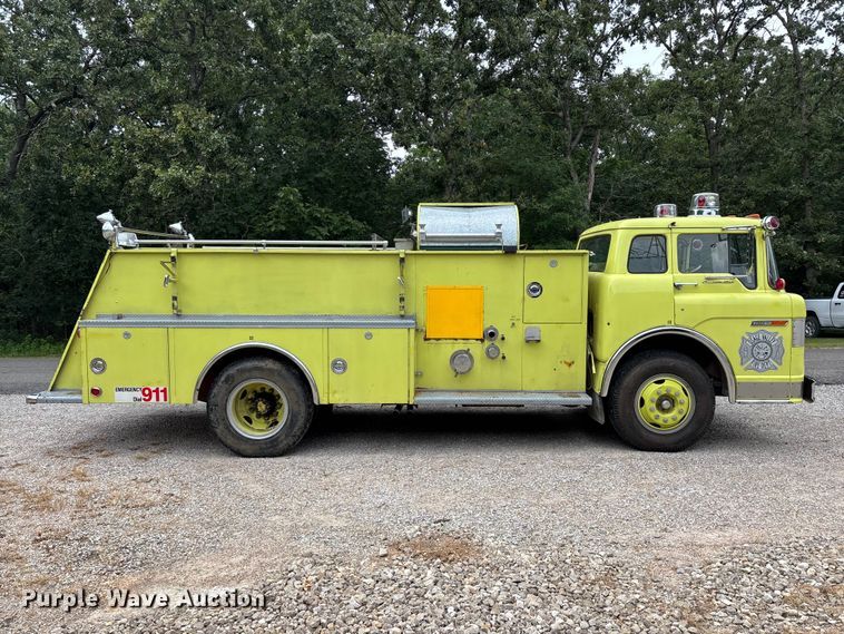 image for item EO4445 1972 Ford 900 pumper fire truck