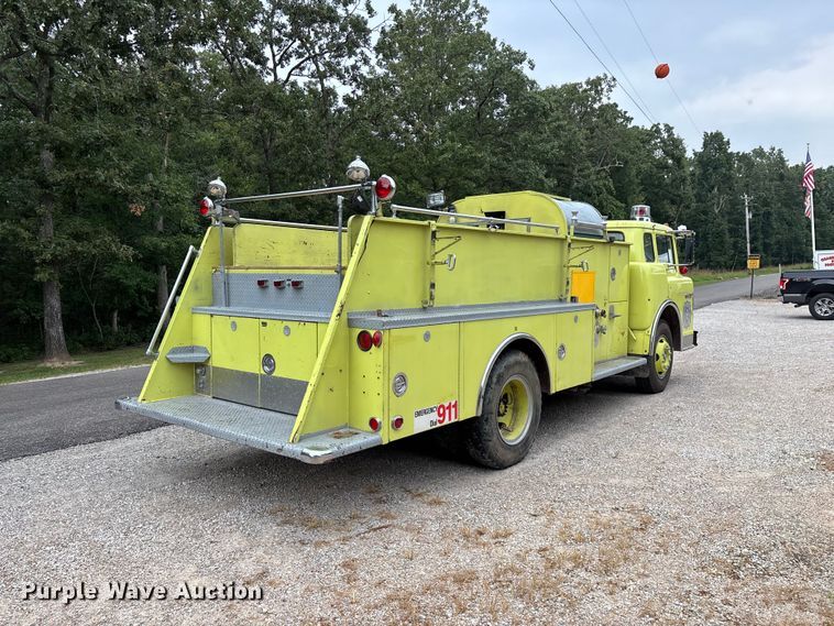 image for item EO4445 1972 Ford 900 pumper fire truck