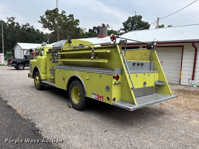 image for item EO4445 1972 Ford 900 pumper fire truck