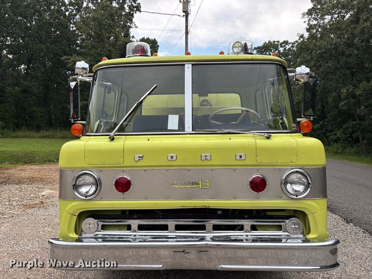 image for item EO4445 1972 Ford 900 pumper fire truck