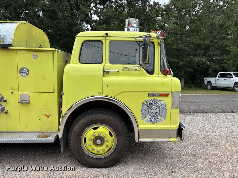 image for item EO4445 1972 Ford 900 pumper fire truck