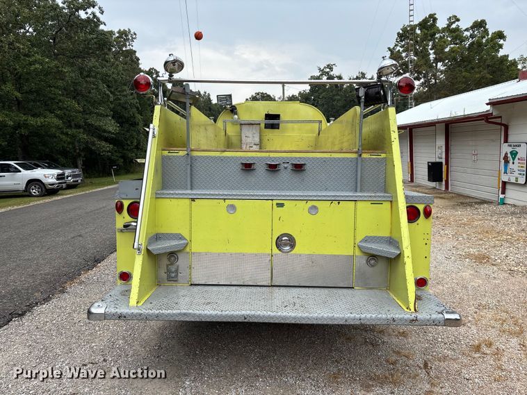 image for item EO4445 1972 Ford 900 pumper fire truck