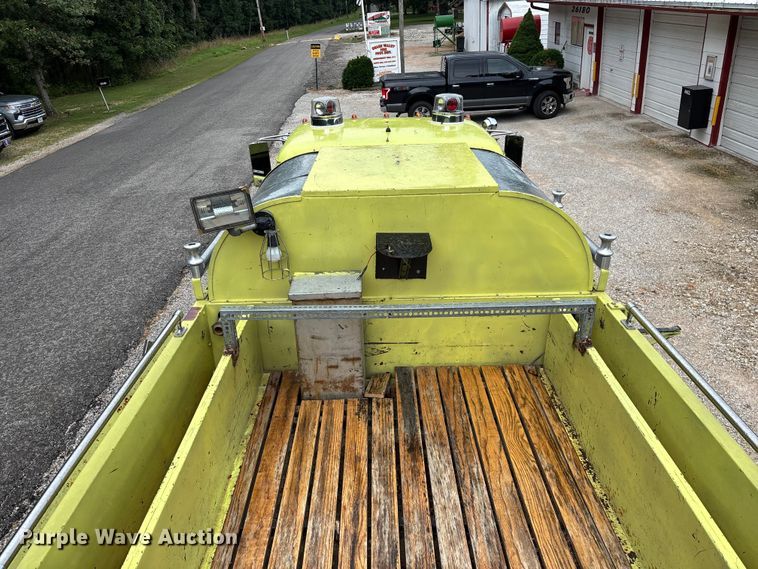 image for item EO4445 1972 Ford 900 pumper fire truck