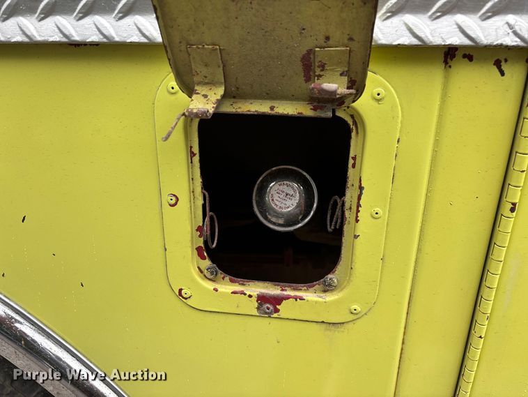 image for item EO4445 1972 Ford 900 pumper fire truck