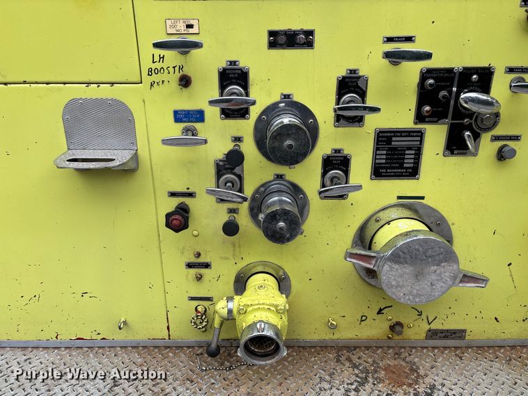 image for item EO4445 1972 Ford 900 pumper fire truck
