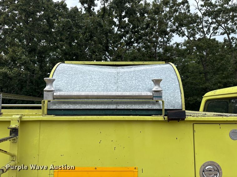 image for item EO4445 1972 Ford 900 pumper fire truck