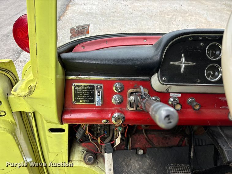 image for item EO4445 1972 Ford 900 pumper fire truck